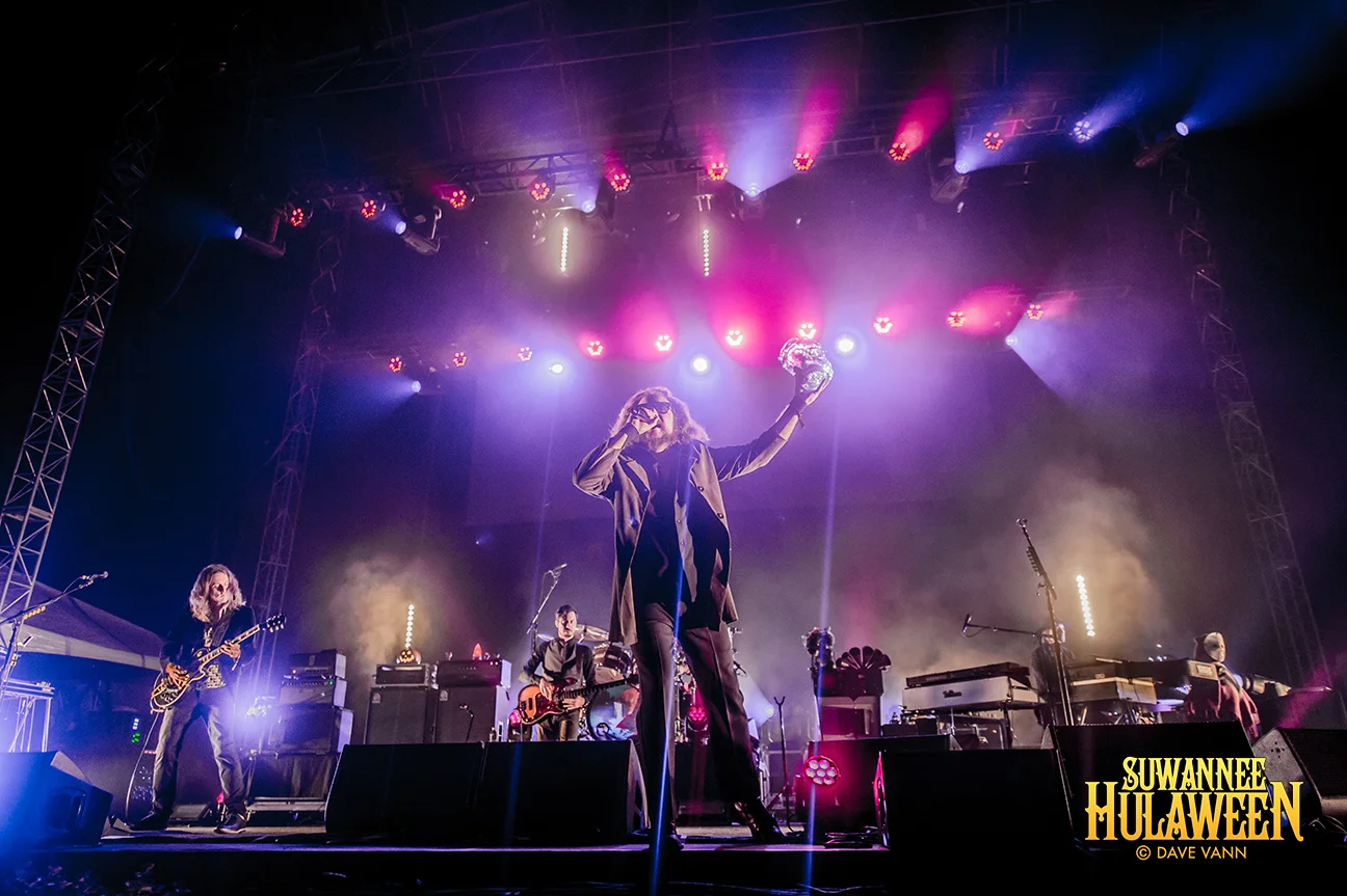 10-28-16_EDPV_9603_Hulaween_My_Morning_Jacket_by_Dave_Vann.jpg