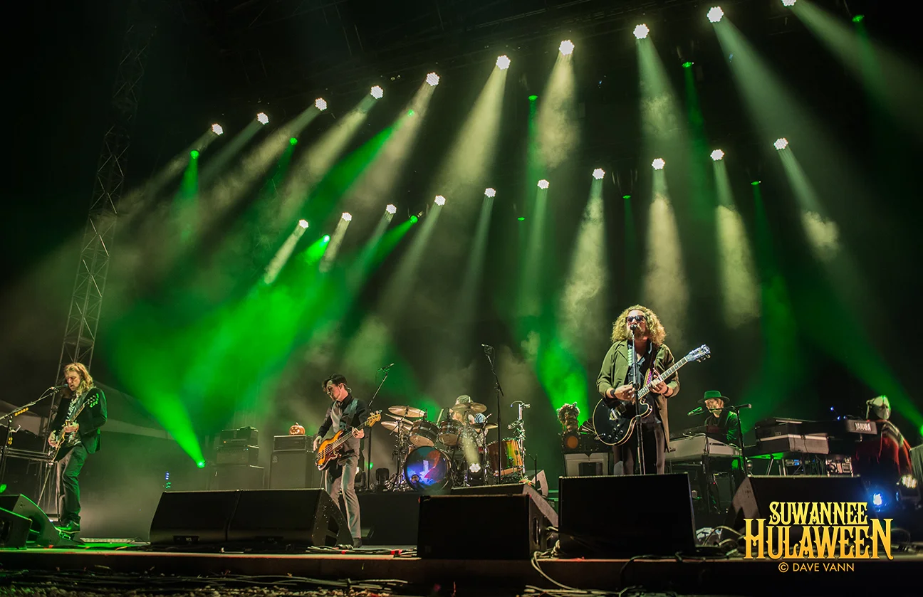 10-28-16_EDPV_9890_Hulaween_My_Morning_Jacket_by_Dave_Vann.jpg