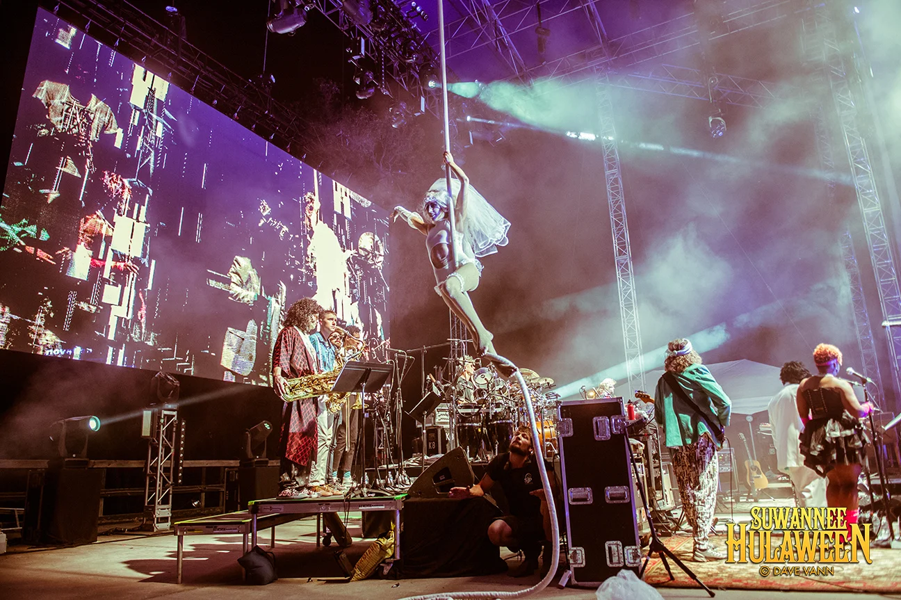 10-29-16_DPV_2648_Hulaween_String_Cheese_Incident_by_Dave_Vann.jpg