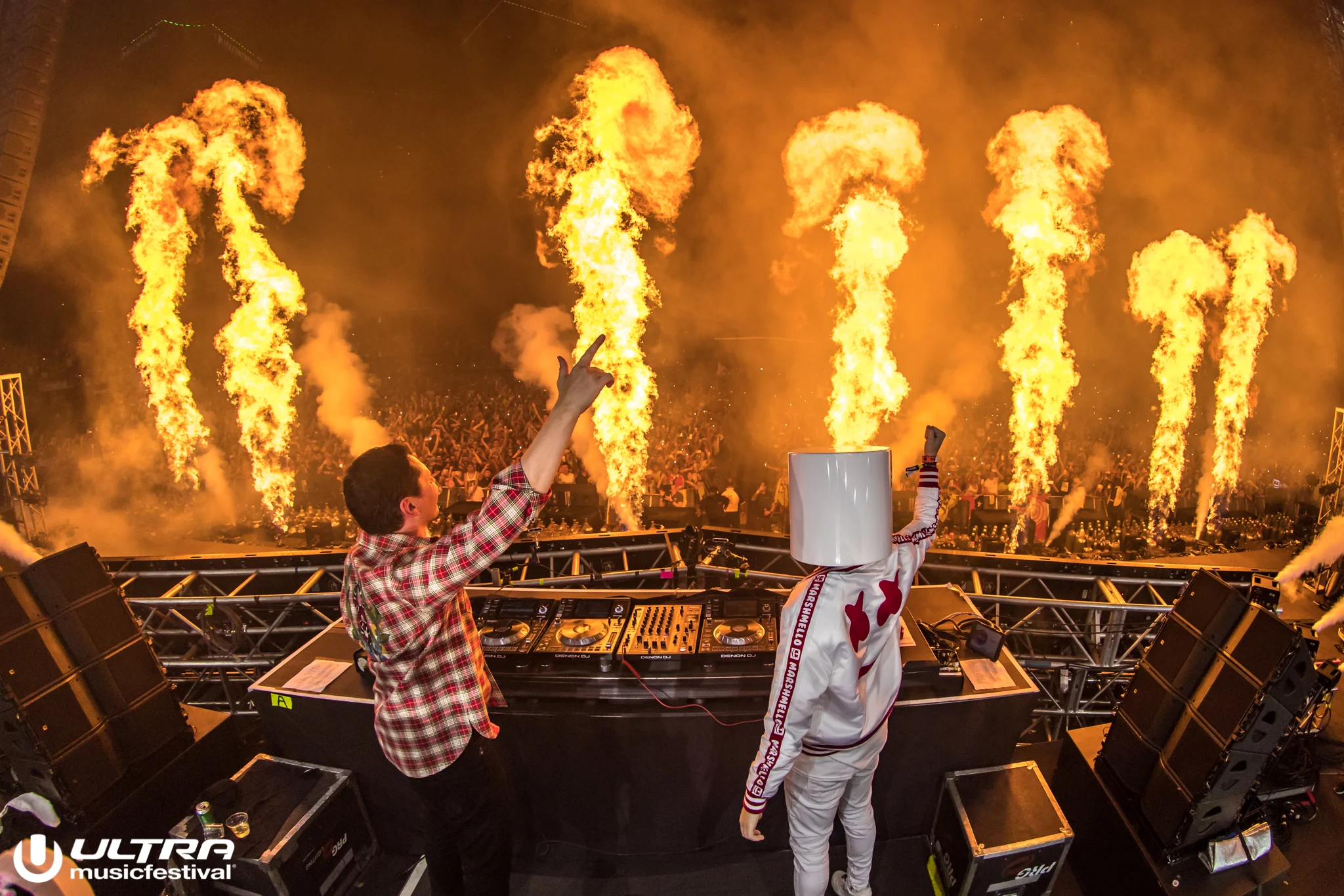 Tiësto & Marshmello, photo by aLIVE Coverage.jpg