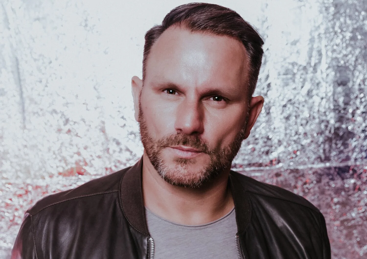 02_Mark_Knight_2018_Press_PicLandscape.jpg