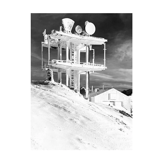 #buerowagner #arlberg #buerowagner .
.
.
.
#architektur  #design #skiarlberg #stantonamarlberg #stanton #haus #snow #moonscape #architecture #arlbergerbergbahnen Foto FW