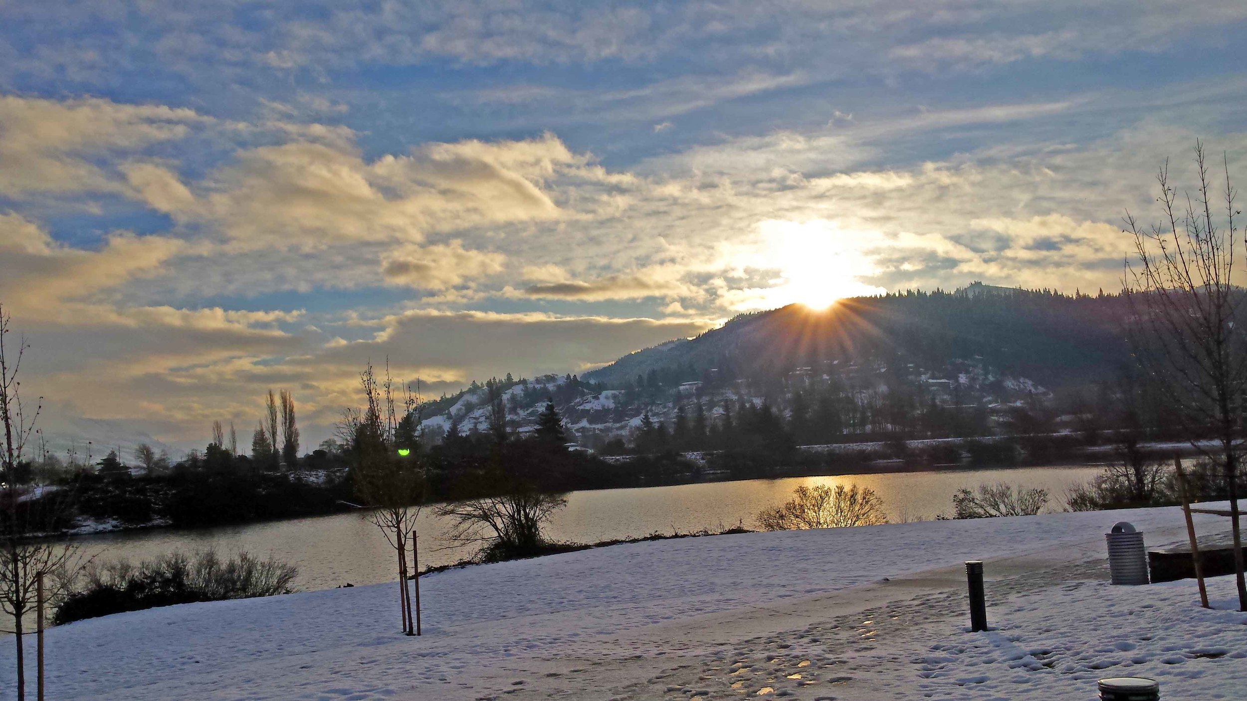 Where Dog River aka the Hood River meets the Columbia River