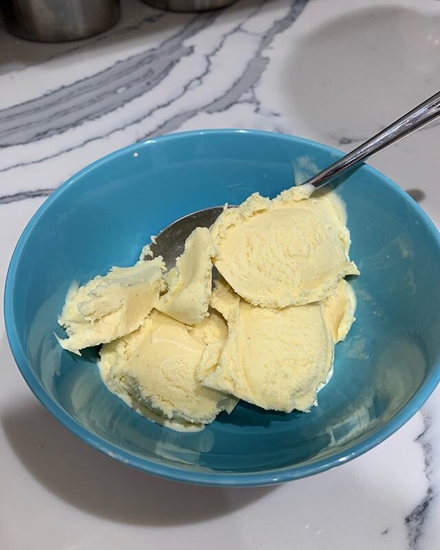 You might be thinking, yeah Monika, that&rsquo;s a bowl of ice cream. And it is. AND I MADE IIIITTTT! 🍨🍨🍨 I&rsquo;ve had this ice cream machine for like 10 years and never used it and decided, welp, I&rsquo;m still stuck inside! Tempered some eggs