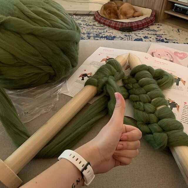 I&rsquo;ve known how to knit since middle school and recently picked it up to pass the time while we WFH! Got this awesome giant wool blanket knitting kit from @woolcouture and waited a patient 2 months for it to arrive. I&rsquo;m already having so m