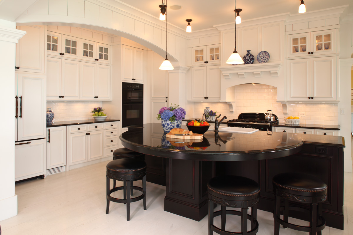 Steen Cabinets white Black Kitchen