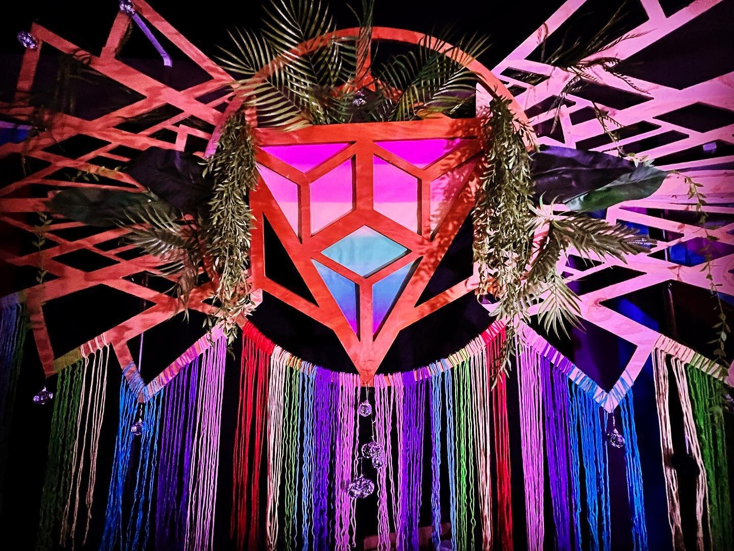 🌈Gather your people in the name of #music and #love 🌈 This prismatic stage created for @npt_haus @hausofcodec @neptunehaus_ @nptout in collaboration with @operationivy @itsmekatiemariee @magneticmelt11 and @soundzorganic @funktiononeofficial We ded