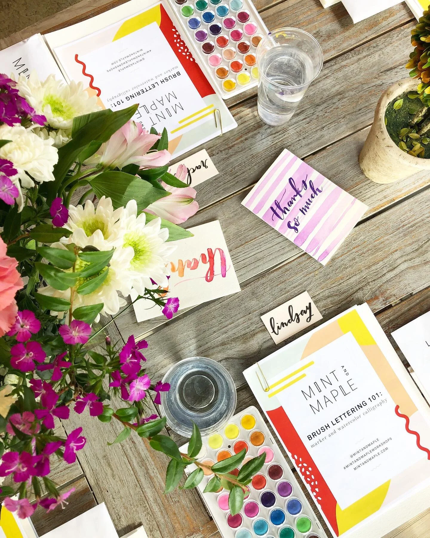 Bringing brush lettering back to @birdbakery next week and I&rsquo;d love to see you there! A handful of spots left &mdash; Wednesday, 2/19 from 5-7pm. All supplies included AND yummy sweet treats from the bakery! Tag your friends and come learn some