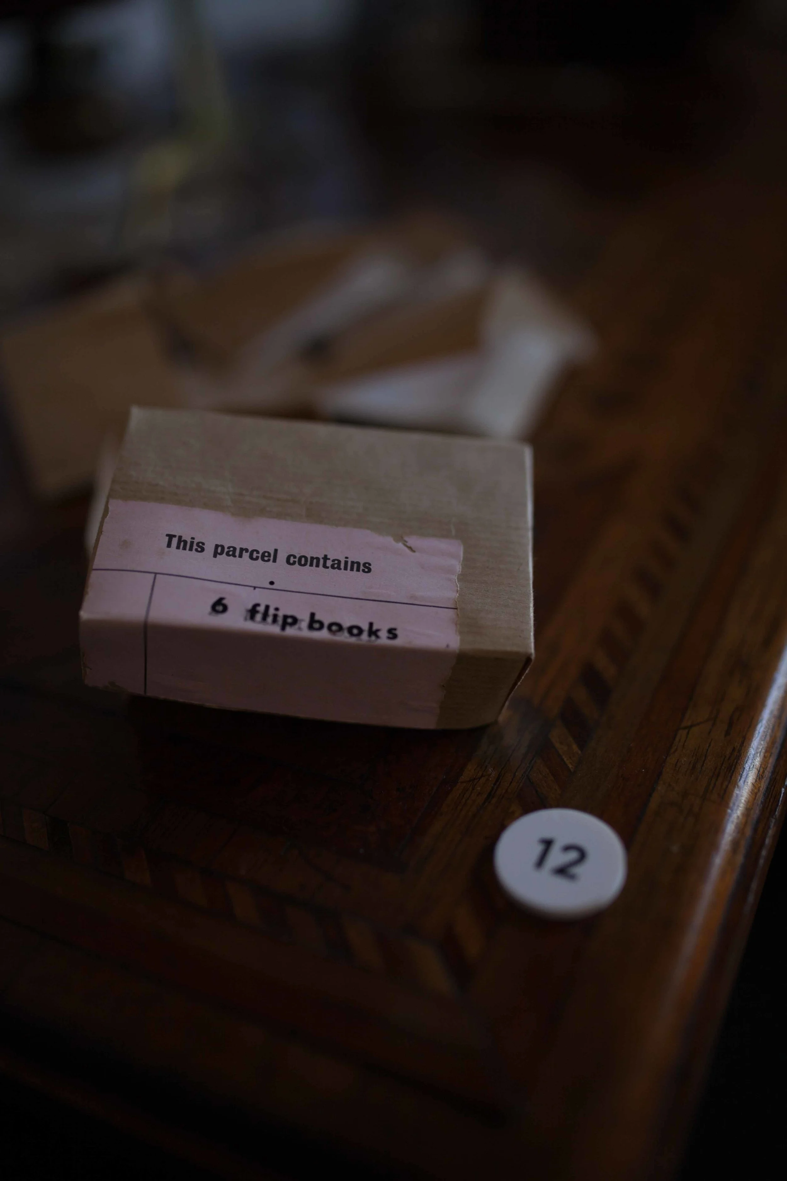 box for 6 flip books