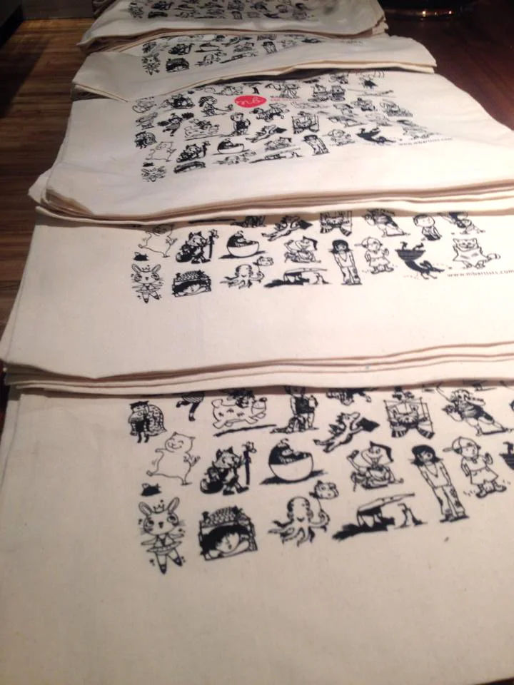 Aren't these great bags? Perfect for book and postcard swag.