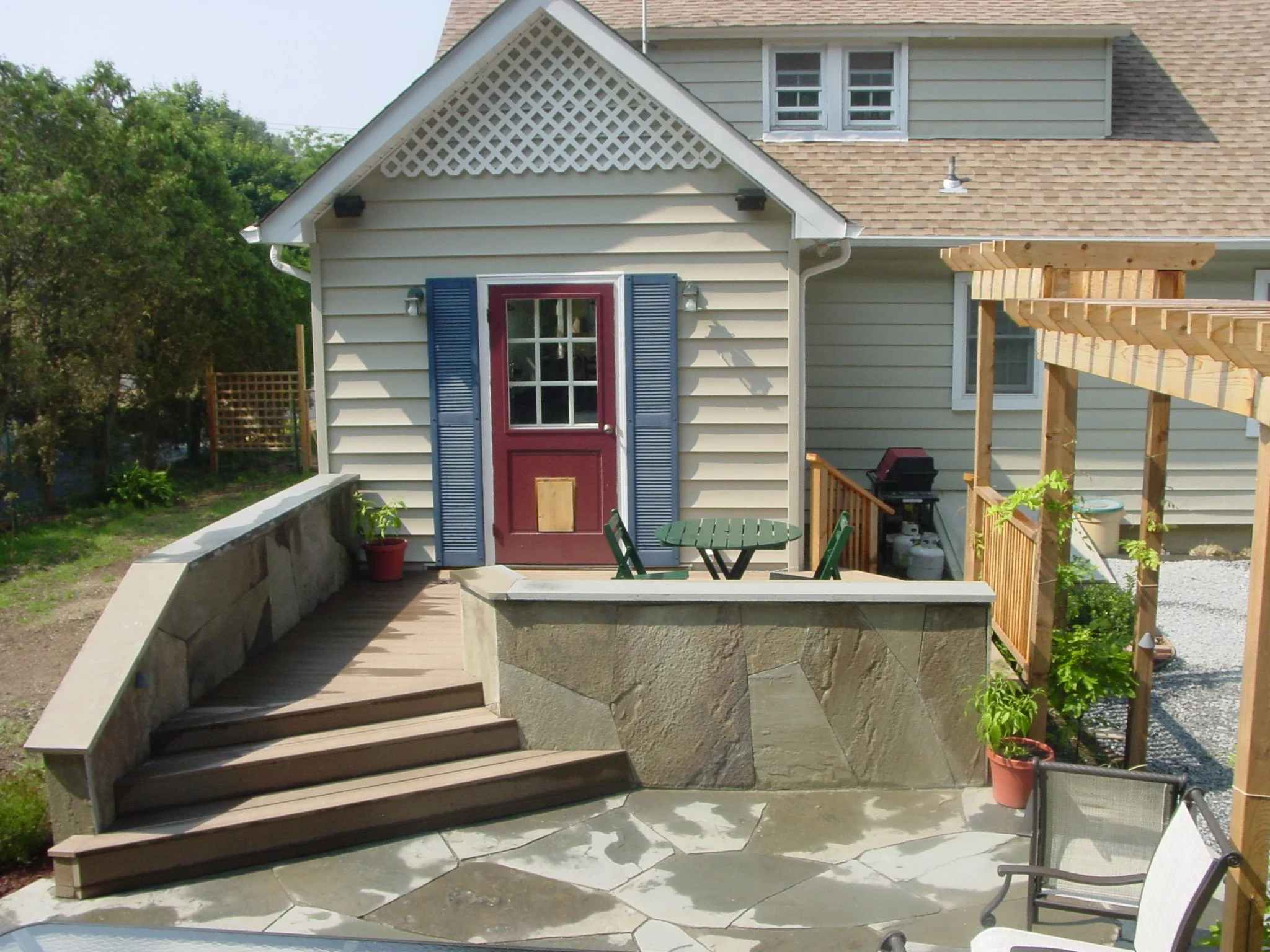Blue stone  wall patio.JPG
