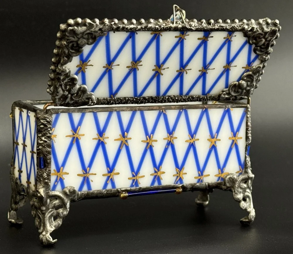 Lomonosov Keepsake Box — Covenant Art Glass