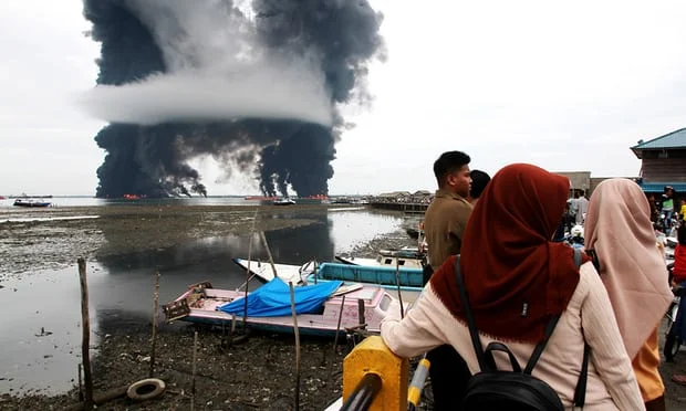 Balikpapan oil spill and fire have resulted in water contamination and air pollution. Photogra