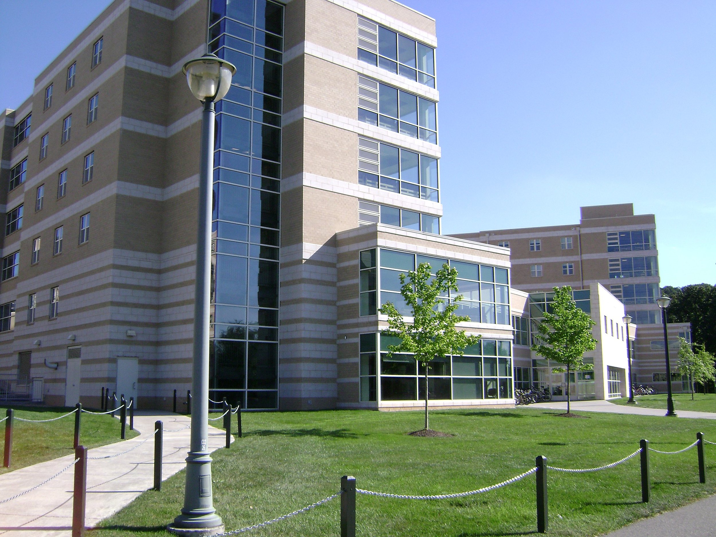 Jmu-shenandoah-hall.jpg