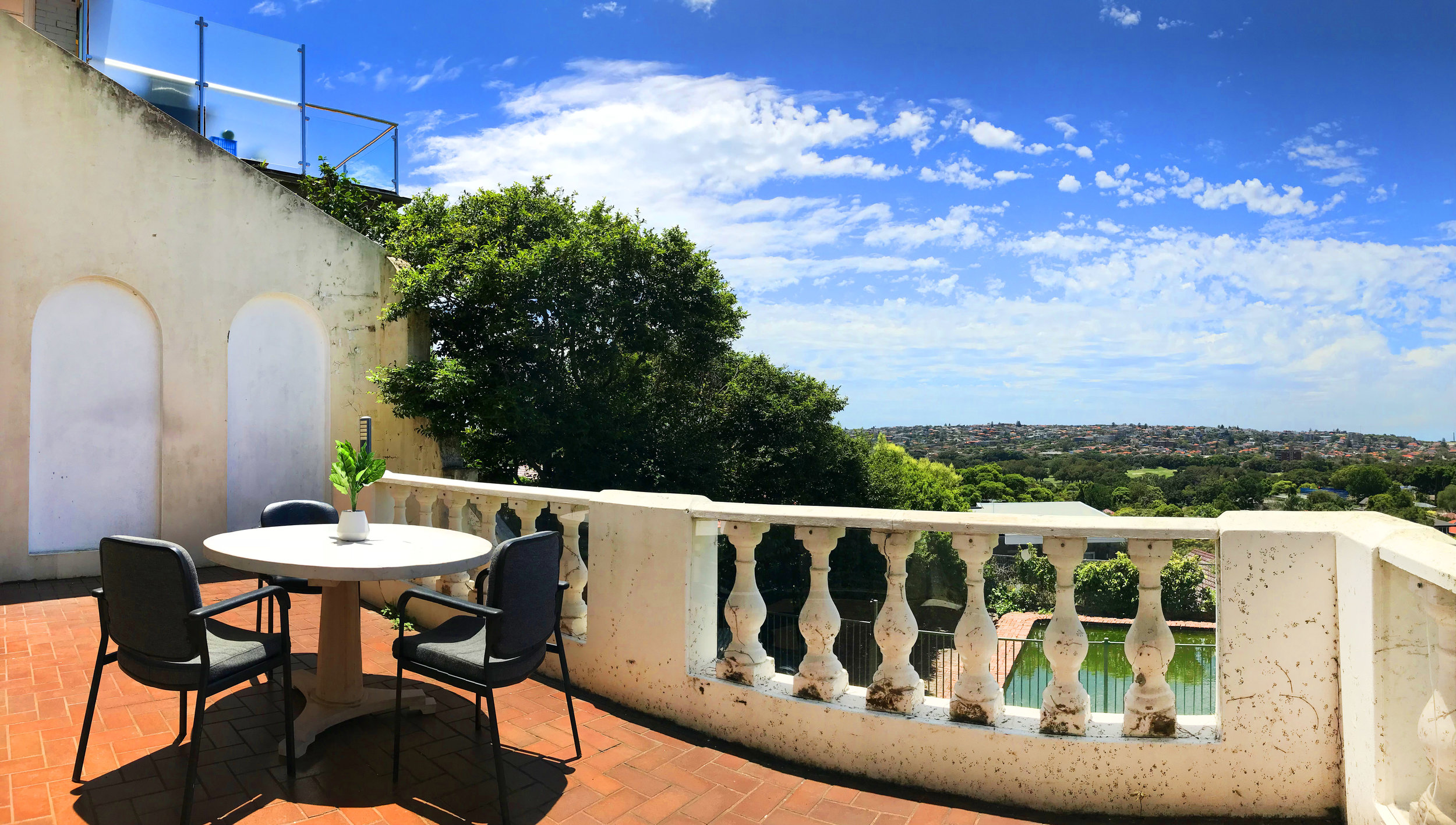 balcony copia.jpg