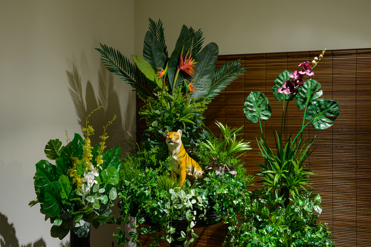  Installation View of  From the Tropics, With Love (2.5)  2016 Antique/reproduction wood and marble furnitures, artificial flowers, vases, pots and ceramic tiger Dimensions variable Photo Credit:&nbsp;Fotograffiti (John Yuen) 