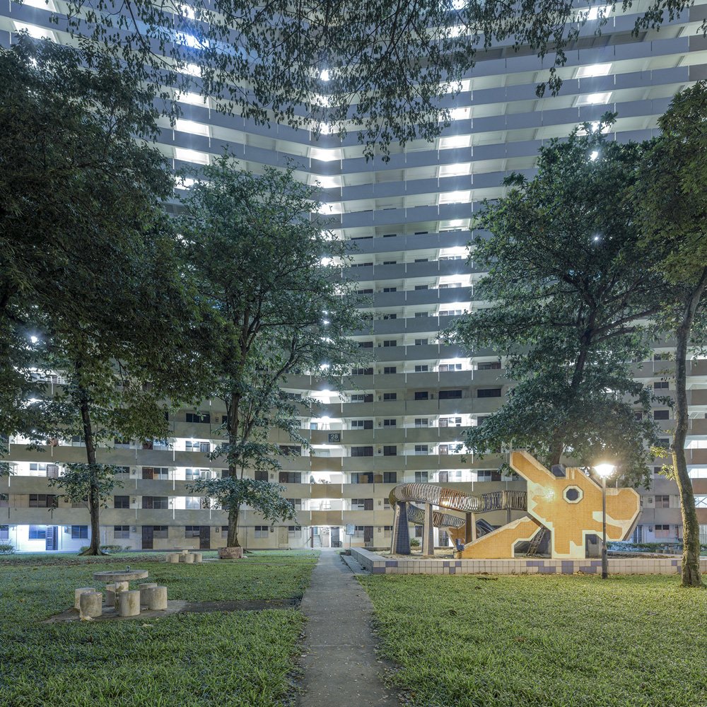  Darren Soh  Toa Payoh Lorong 6 Dragon Playground  2013 Archival inkjet pigment print on iIford Galerie Gold Gloss paper H80 x W80 cm (artwork; Edition of 5 + 2 Artist’s Proofs) H100 x W100 cm (artwork; Edition of 5 + 2 Artist’s Proofs) 