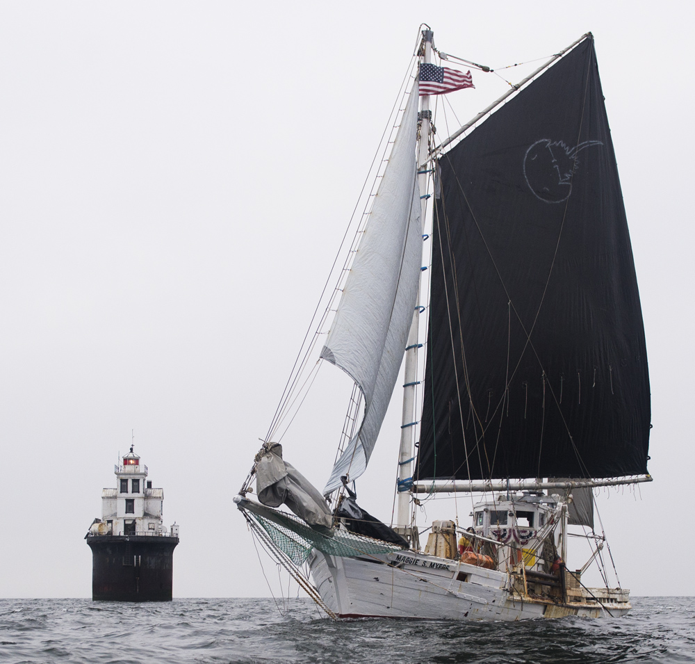 Maggie Myers and 14 ft Bank Delaware Bay Maggie S. Myers © Jay Fleming.jpg