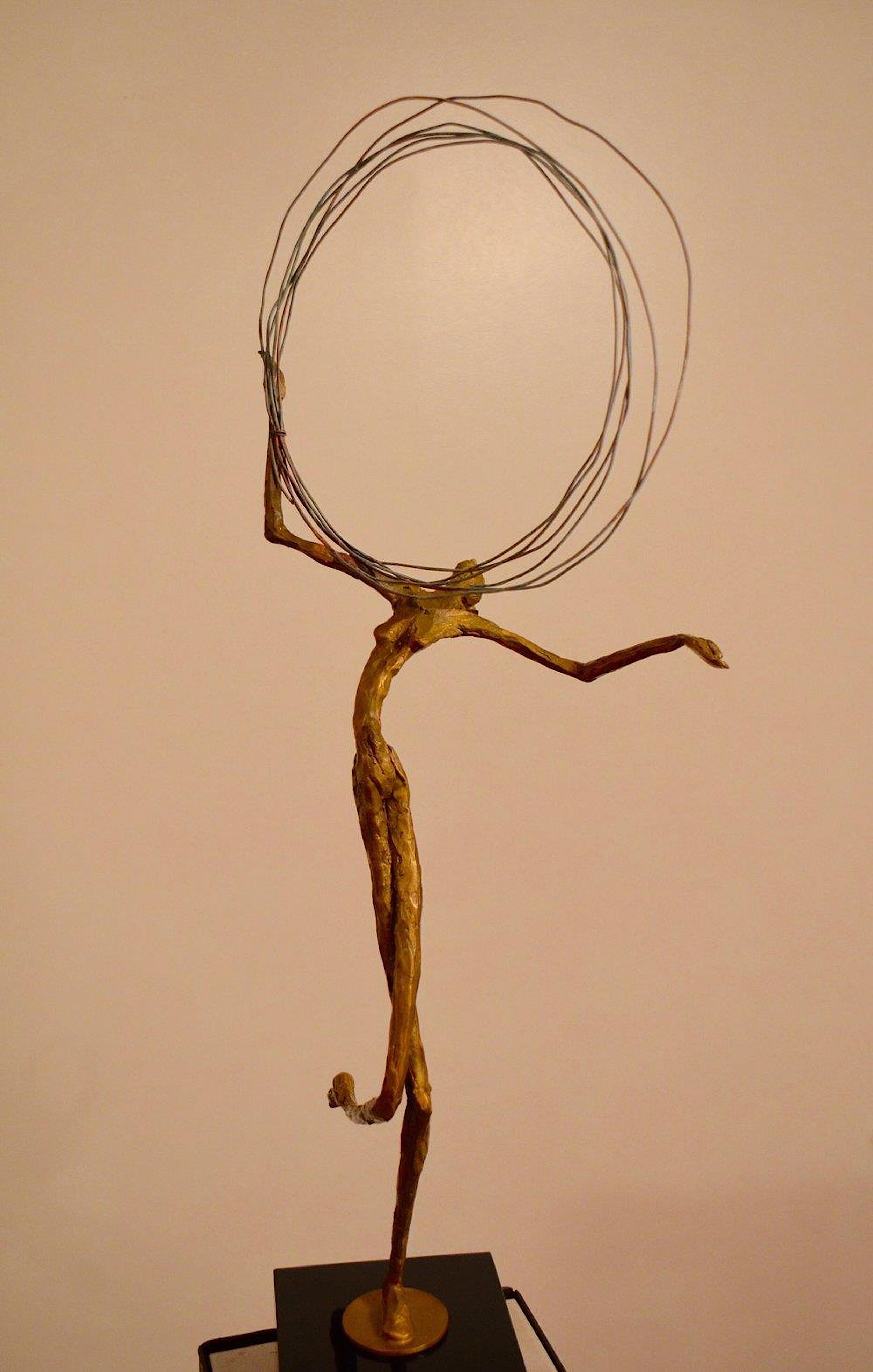  Silvina Mizrahi,  Here Comes the Sun , Metal sculpture, 29 x 5 x 5 