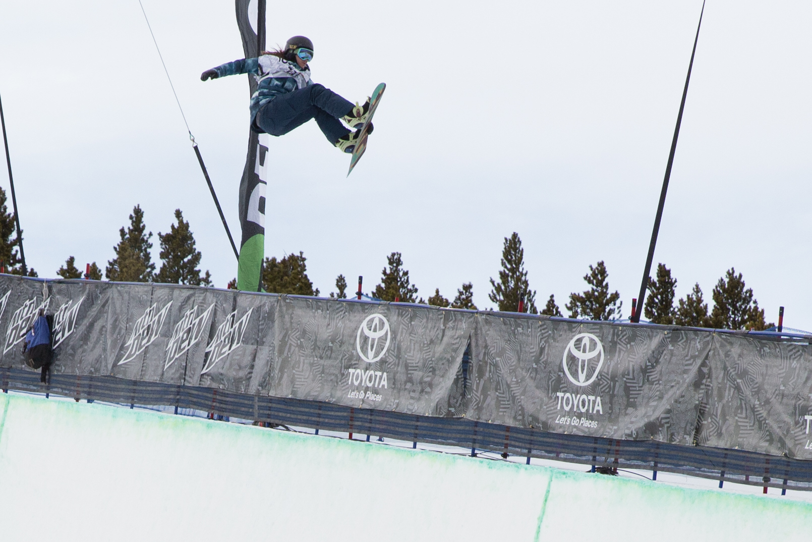 R: Kelly Clark