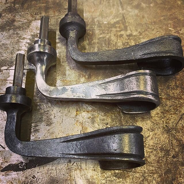 Henry Ford Estate hardware reproduction is a go. Three samples using different tooling and finish. Piles of these in the coming months.
#blacksmith #forged #hardware #reproduction