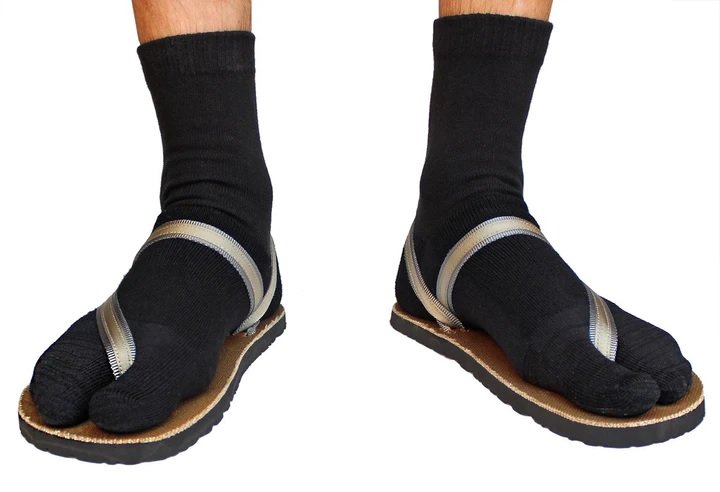 Tabi Socks with Grounding Sandals