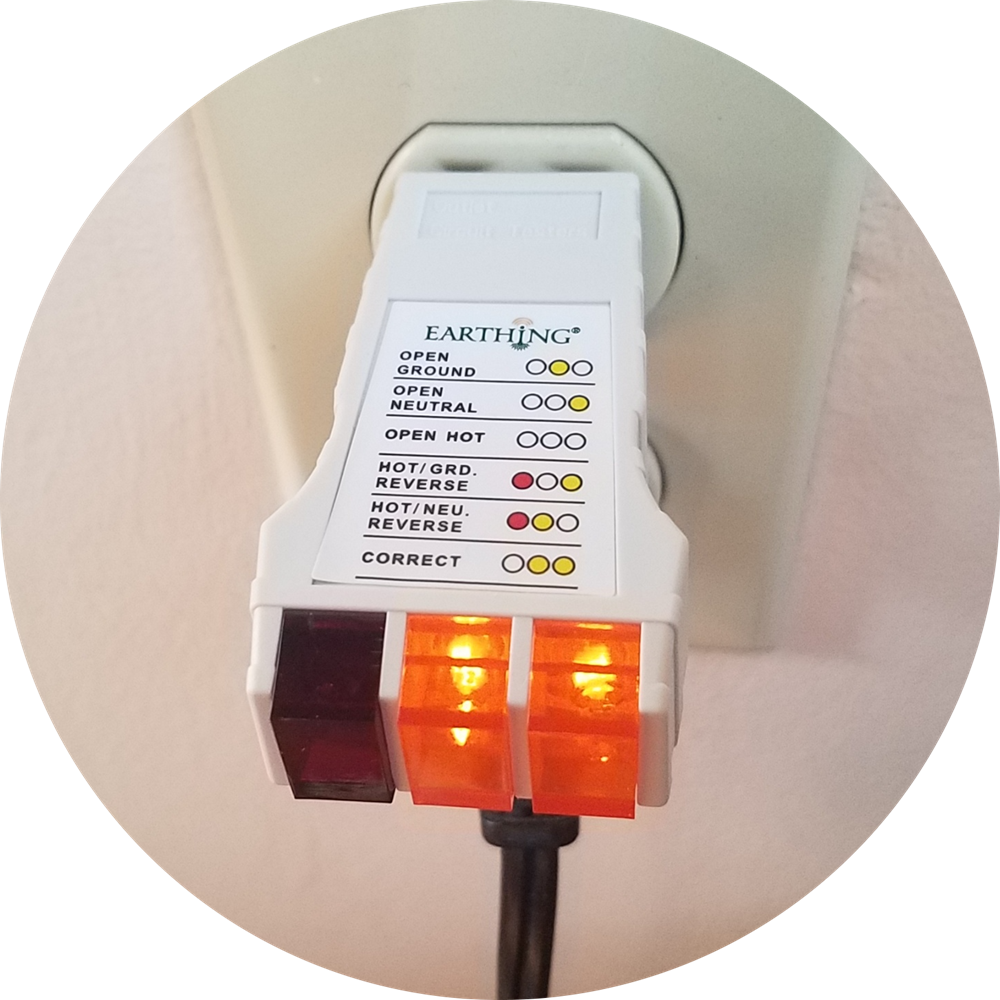 Outlet Checker Showing Ground-Functional Outlet