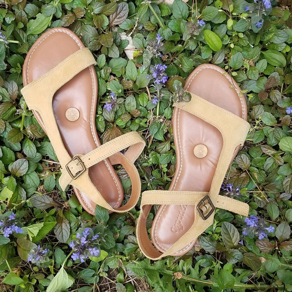 Groundz Canary Retro Grounding Sandals