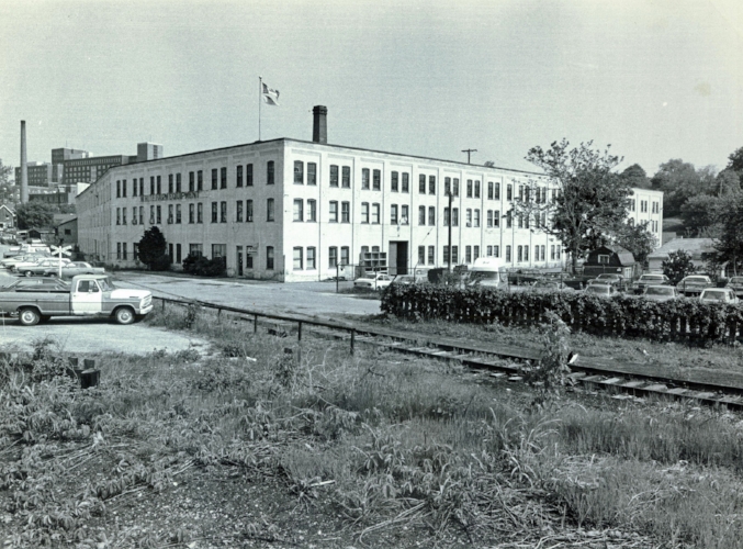 Brantford Carriage factory on Pearl Street. Used as a warehouse for White Farm Equipment before it was sold and demolished.