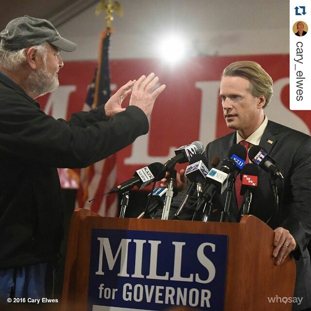 #Repost @cary_elwes Please go and see #BeingCharlie directed by Rob Reiner; a film I am very proud of and the first time we have worked together since #ThePrincessBride In theaters now!