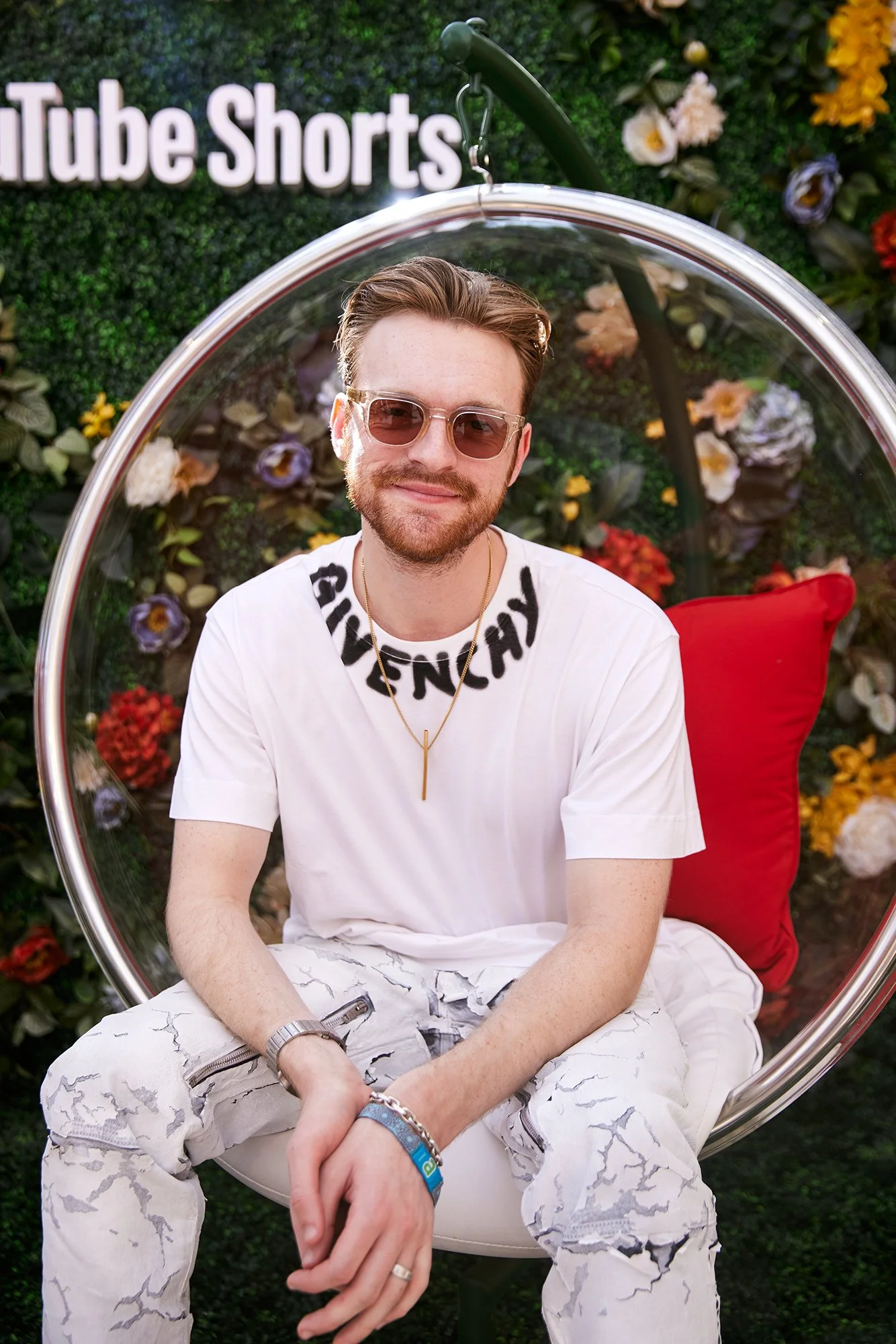 Finneas_04.jpg