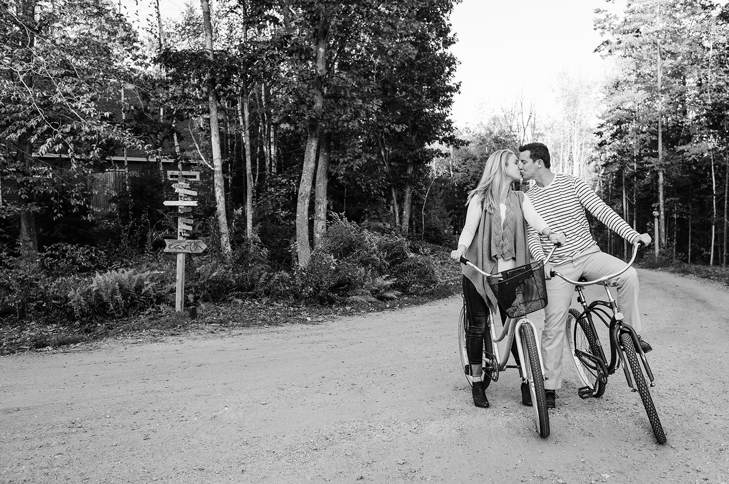 couple on bikes