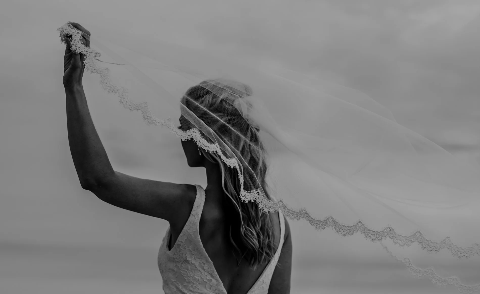 bride and her veil