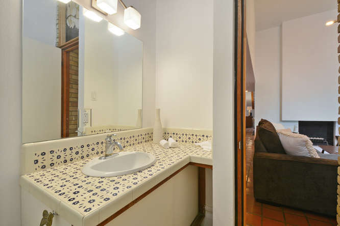 410 E 6th Street-small-031-Other Bath 07-666x445-72dpi.jpg