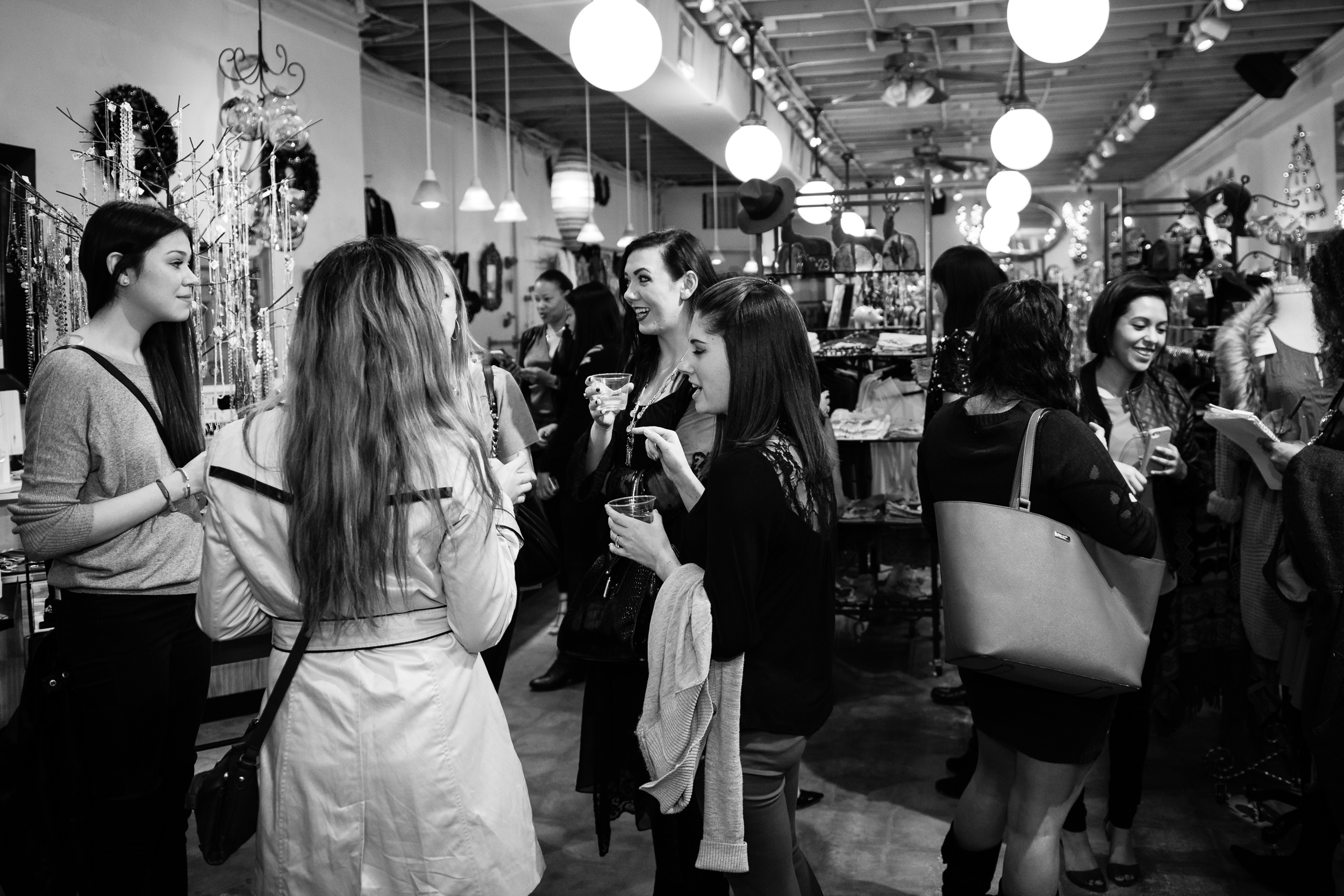 SixChel by Dina Chávez Holiday Trunk Show - Crowd (2)_Photo Credit Peter Tung.jpg
