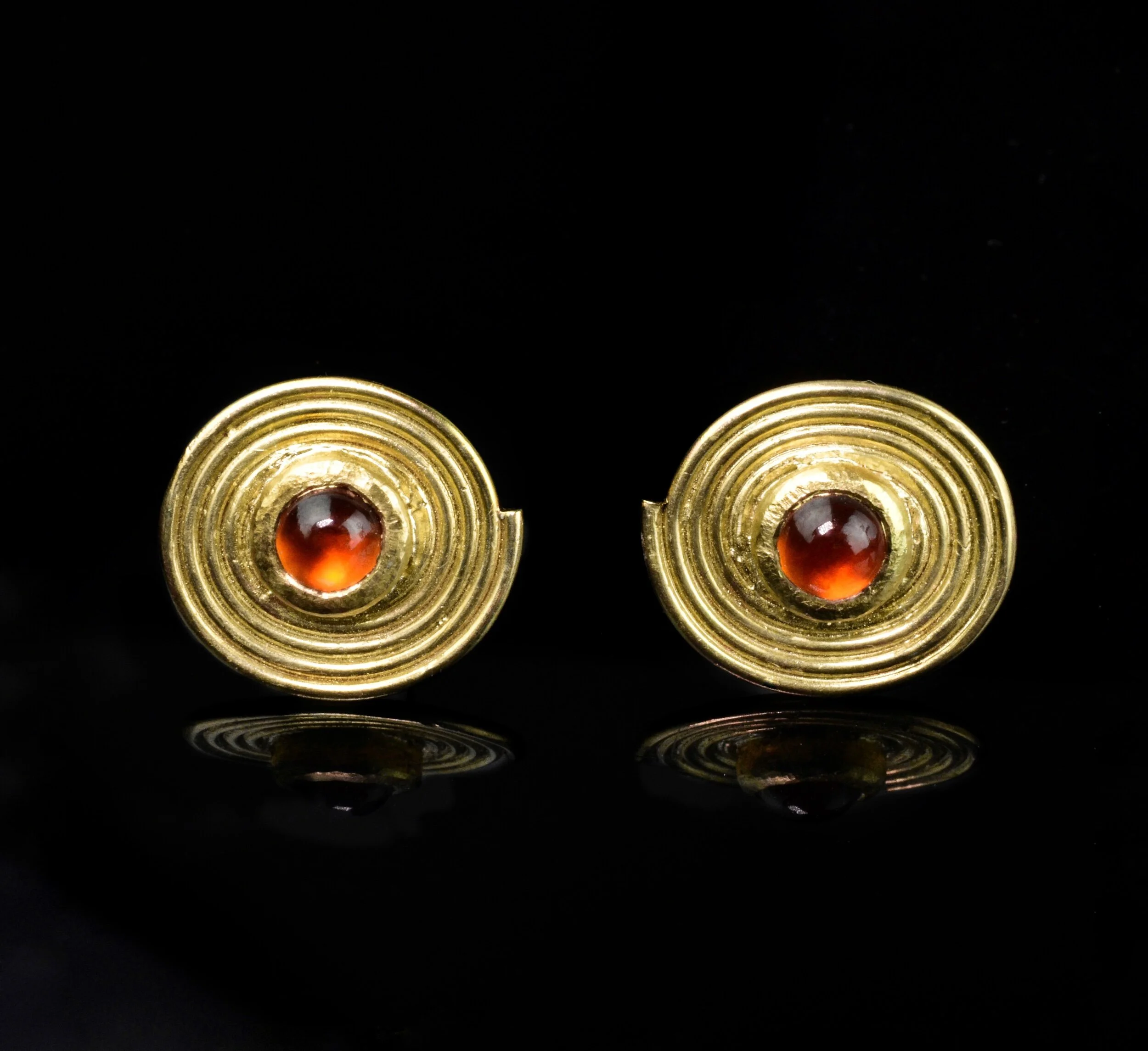 DA294D32-5691-414E-B6AA-CEC038A8C6ED