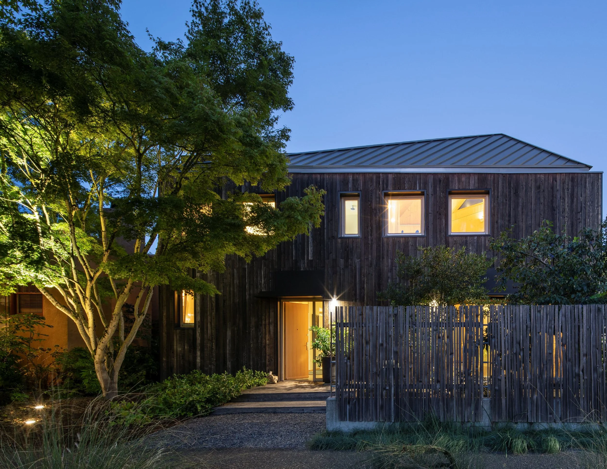 CLTHOUSE_017_pc-LARASWIMMER for print.jpg