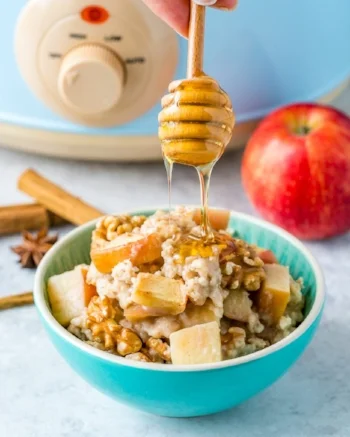 Clean-Slow-Cooker-Apple-Pie-Oatmeal-819x1024.jpg