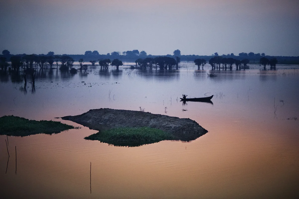 02022014-Tonle-Sap-Lake-watershed-edge-at-dusk-Kompong-Khhleang-floating-village-Siem-Reap-Cambodia-cutdown.jpg