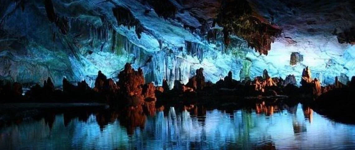 glowworm-cave-waitomo-1_jpg_1140x481_default.jpg