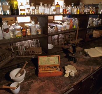 Thames school of mines chemistry.jpg