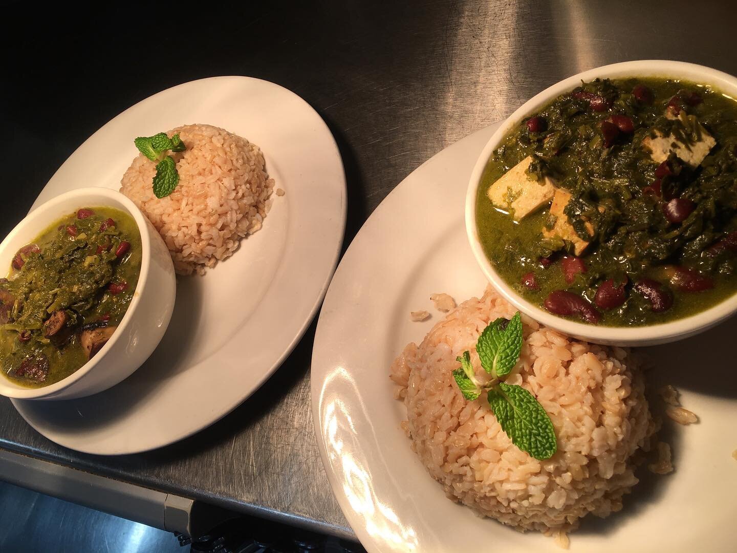 Delicious Ghormeh Sabzi made with lots of greens and a choice of Tofu or Portobello 🥬