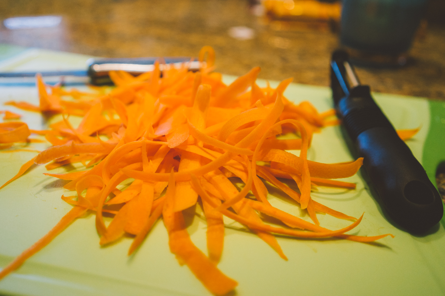 Carrots, pealed.