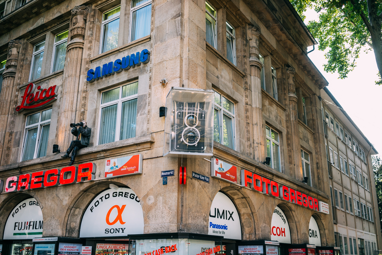 Foto Gregor store front.