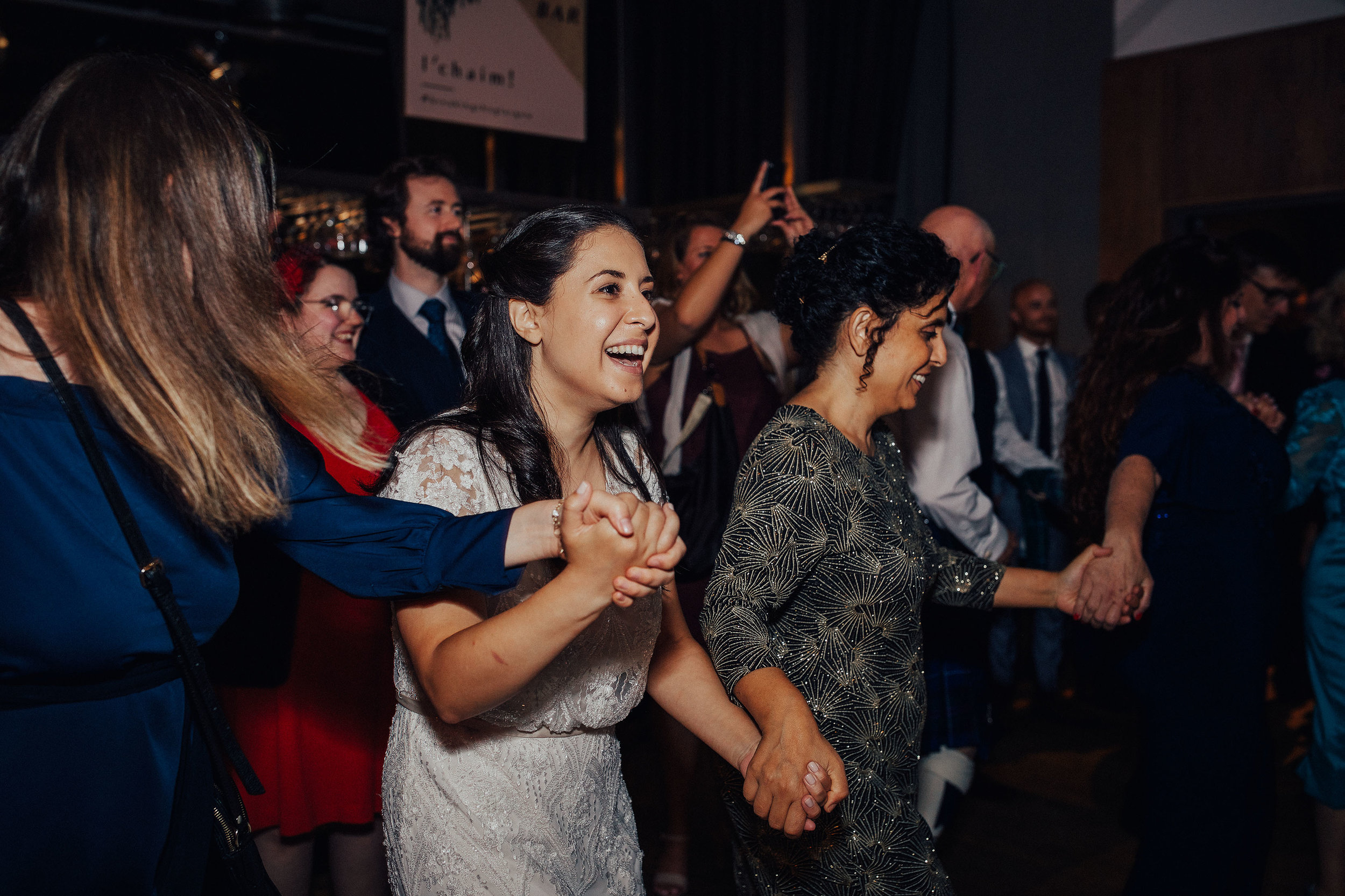 ALTERNATIVE_JEWISH_WEDDING_WEST_ON_THE_GREEN_GLASGOW_166.jpg
