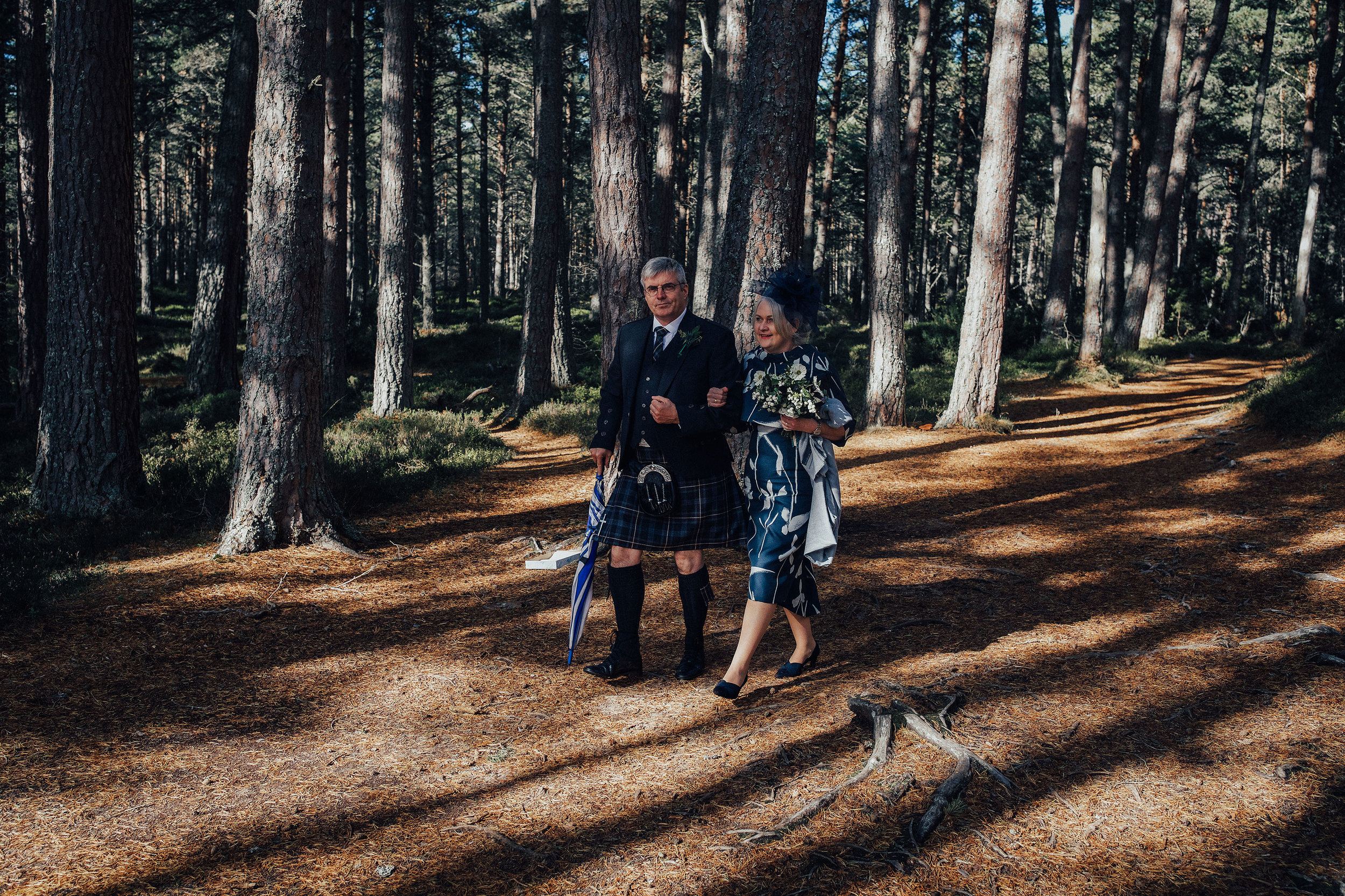 LOCH_GARTEN_DIY_WEDDING_PJ_PHILLIPS_PHOTOGRAPHY_77.jpg