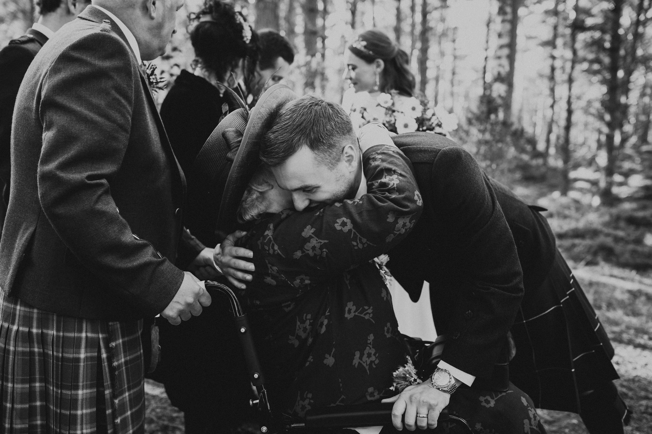 LOCH_GARTEN_DIY_WEDDING_PJ_PHILLIPS_PHOTOGRAPHY_138.jpg