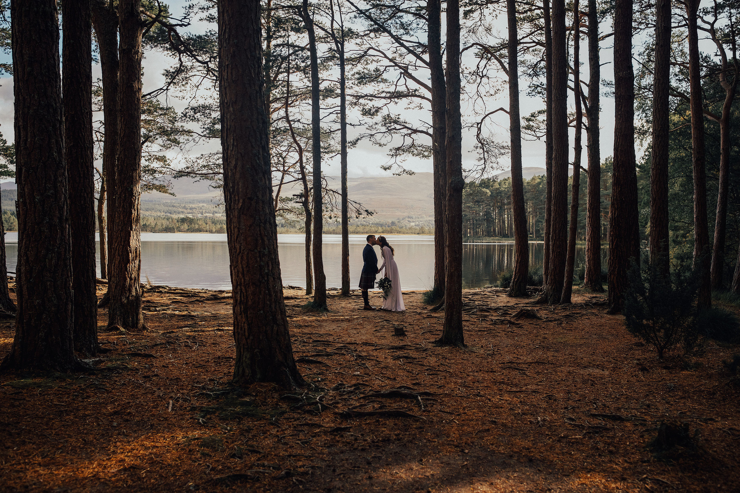 LOCH_GARTEN_DIY_WEDDING_PJ_PHILLIPS_PHOTOGRAPHY_148.jpg