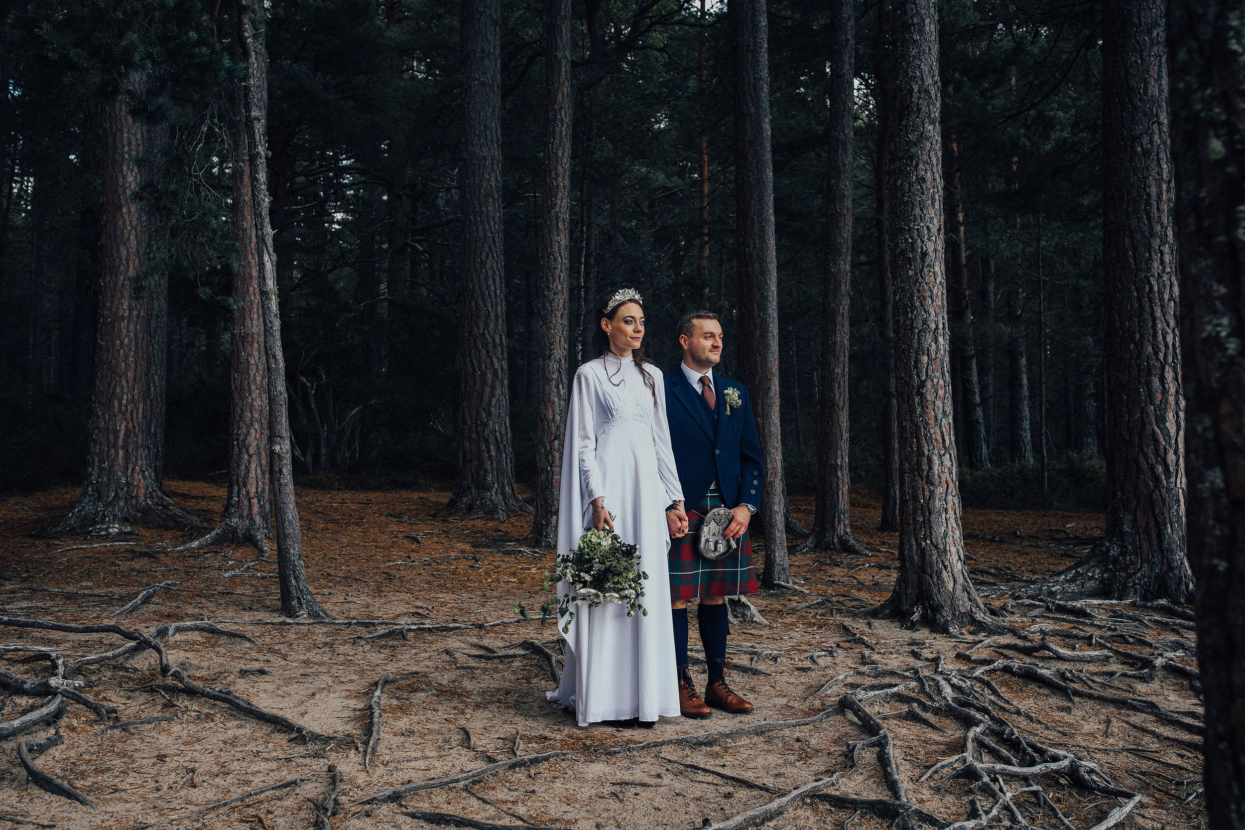 LOCH_GARTEN_DIY_WEDDING_PJ_PHILLIPS_PHOTOGRAPHY_150.jpg