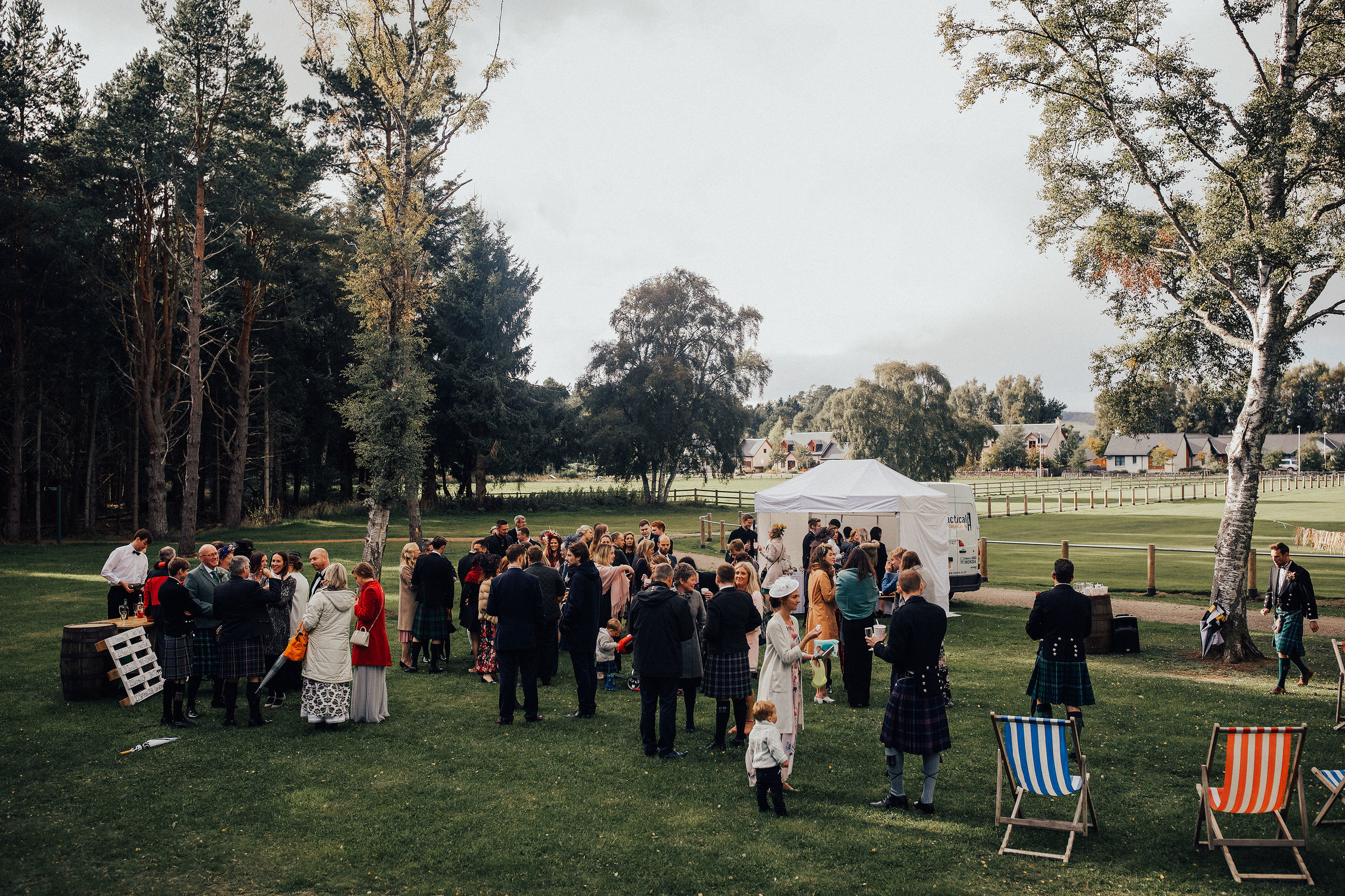 LOCH_GARTEN_DIY_WEDDING_PJ_PHILLIPS_PHOTOGRAPHY_158.jpg